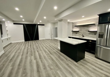 Vinyl Flooring Installer